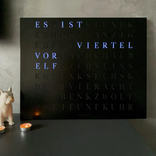 Wordclock Jupiter Edelstahl gelasert in matt Schwarz