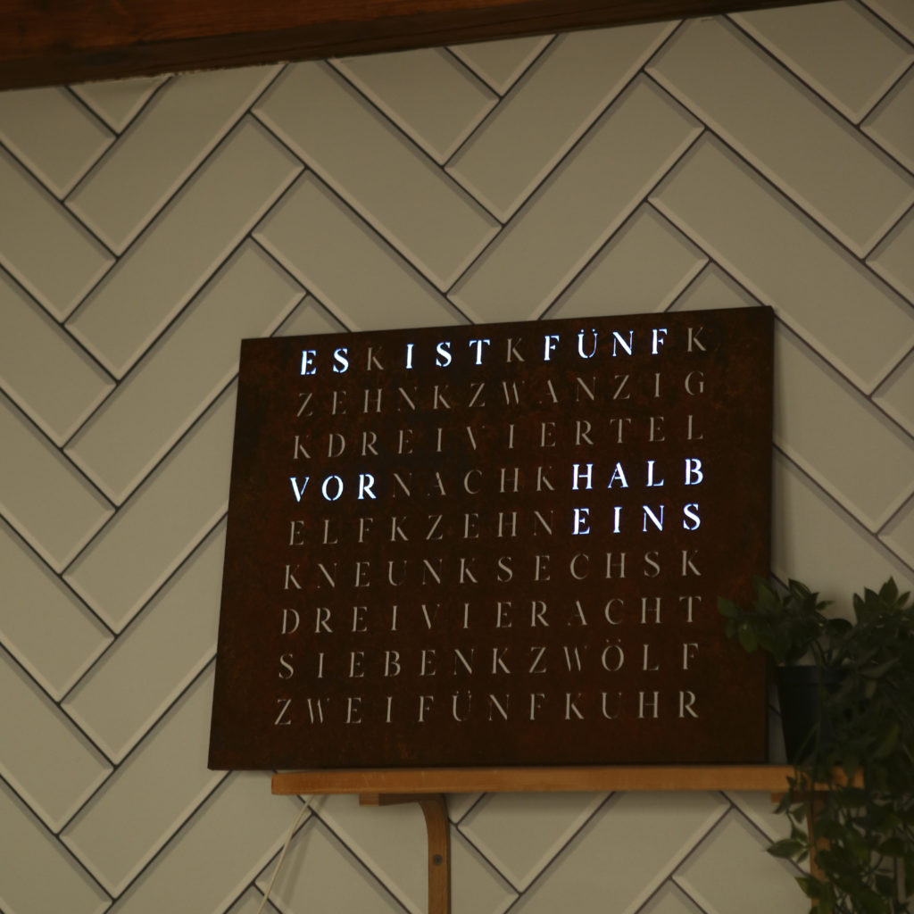 Wordclock Jupiter Rusted Iron