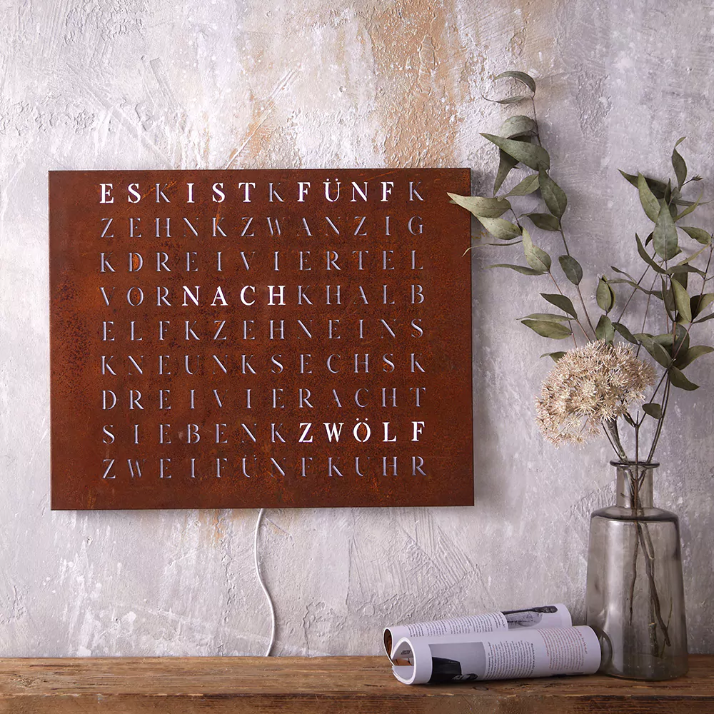 Wordclock Jupiter Rost Optik - Eisen gerostet und gelasert closeup