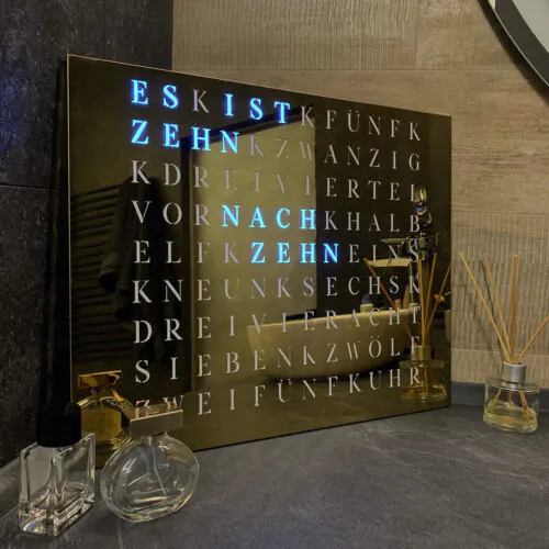 Wordclock Jupiter Edelstahl gelasert in Gold