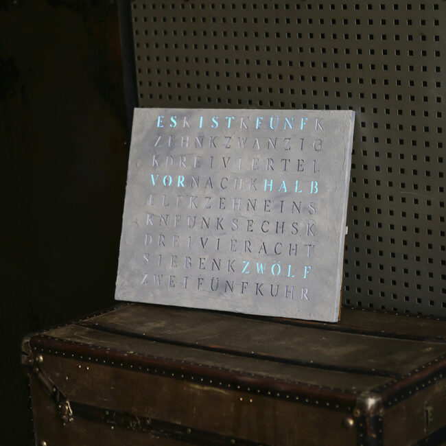 The look of Wordclock Jupiter Concrete