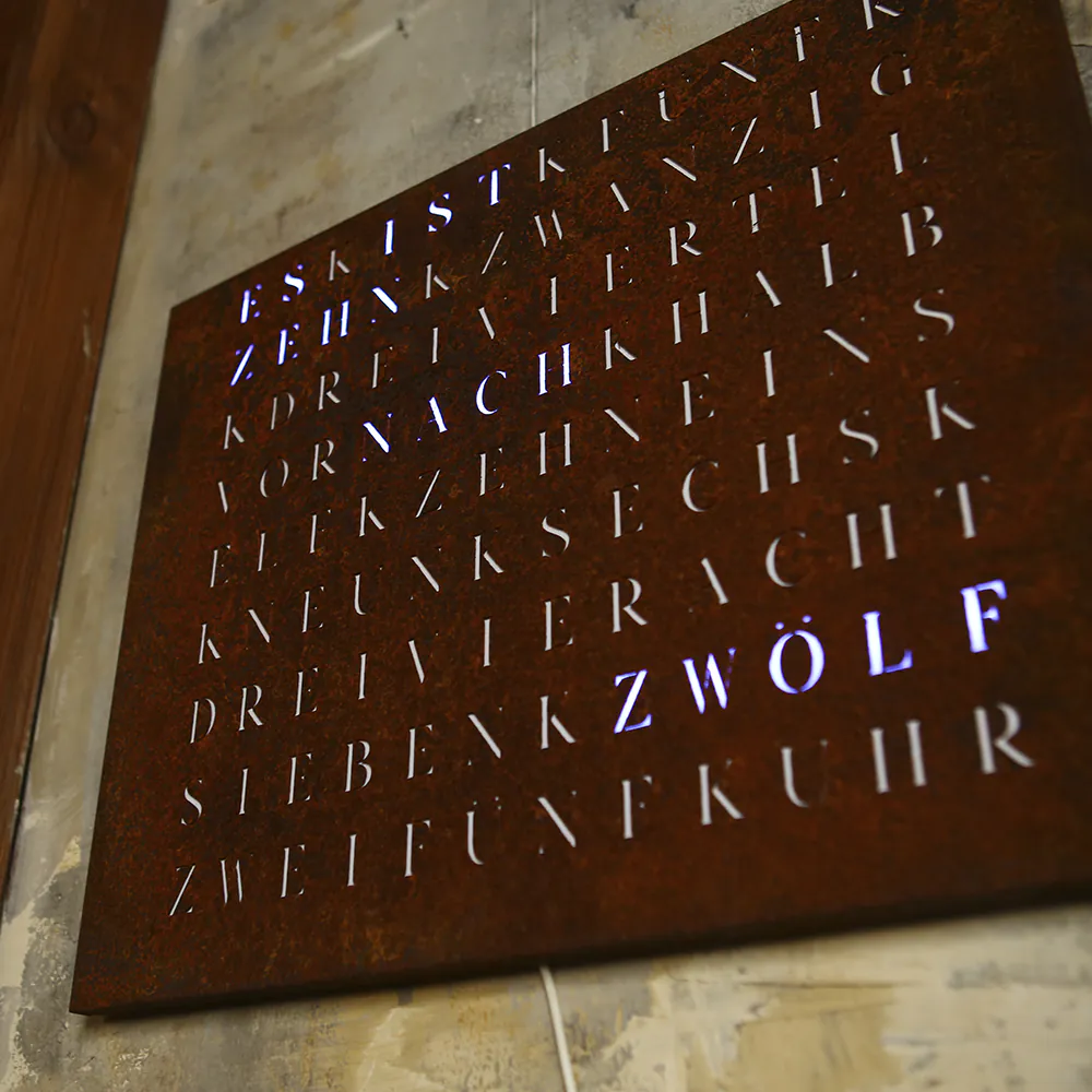 Wordclock Jupiter Rost Optik - Eisen gerostet und gelasert