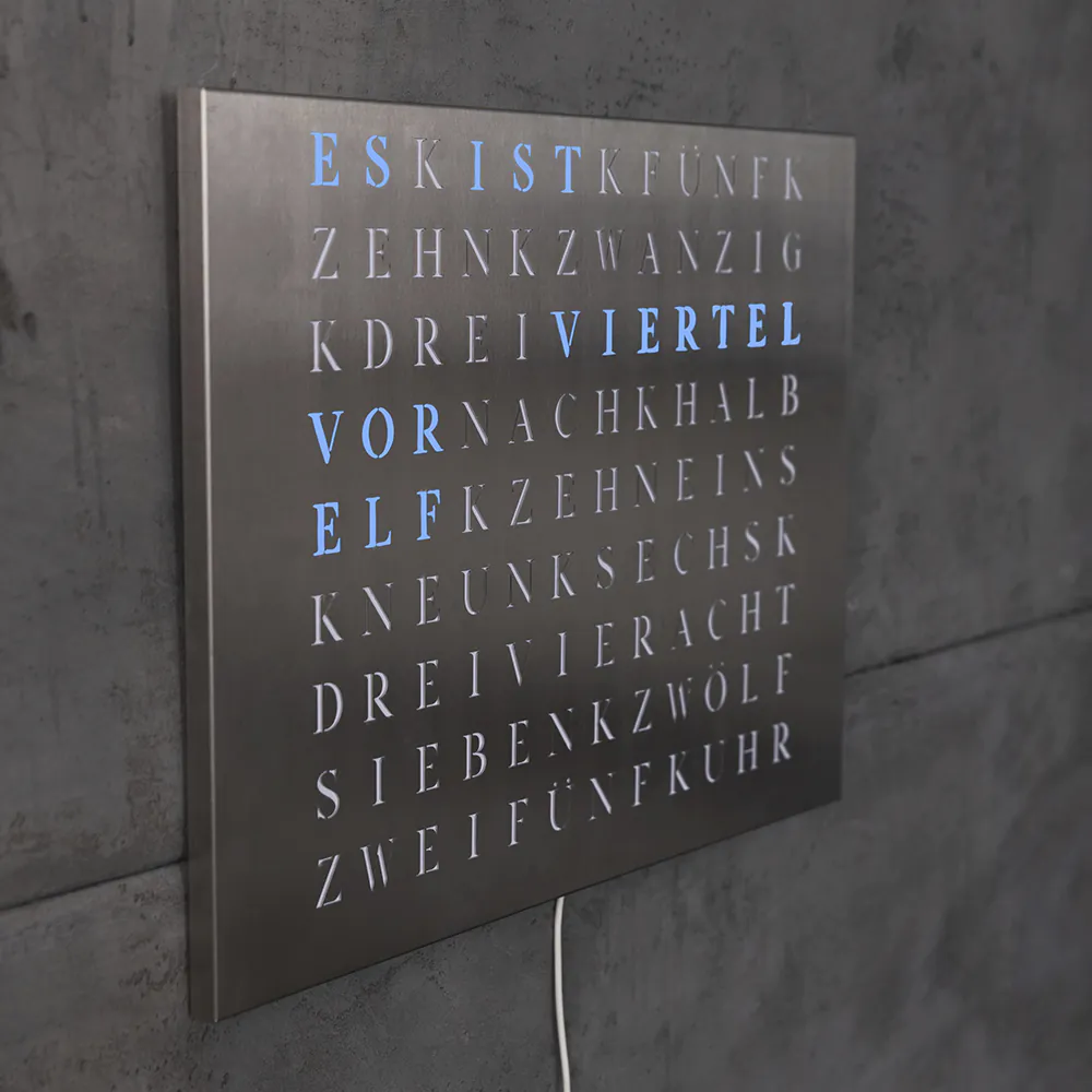 Wordclock Jupiter Edelstahl gelasert closeup
