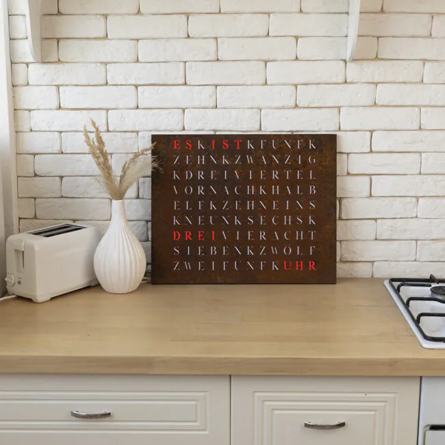 The look of Wordclock Jupiter Rost Optik - Eisen gerostet und gelasert