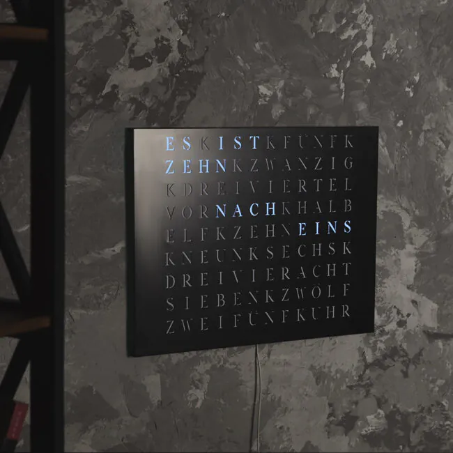 Wordclock Jupiter Edelstahl gelasert in matt Schwarz