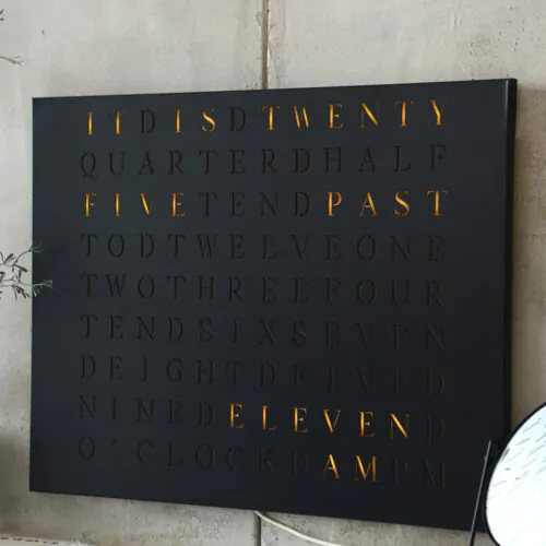 Wordclock Jupiter Edelstahl gelasert in matt Schwarz - Englische Version