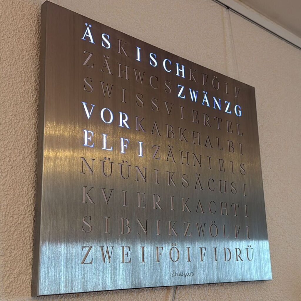 Wordclock Jupiter Edelstahl - Swiss Edition in interior