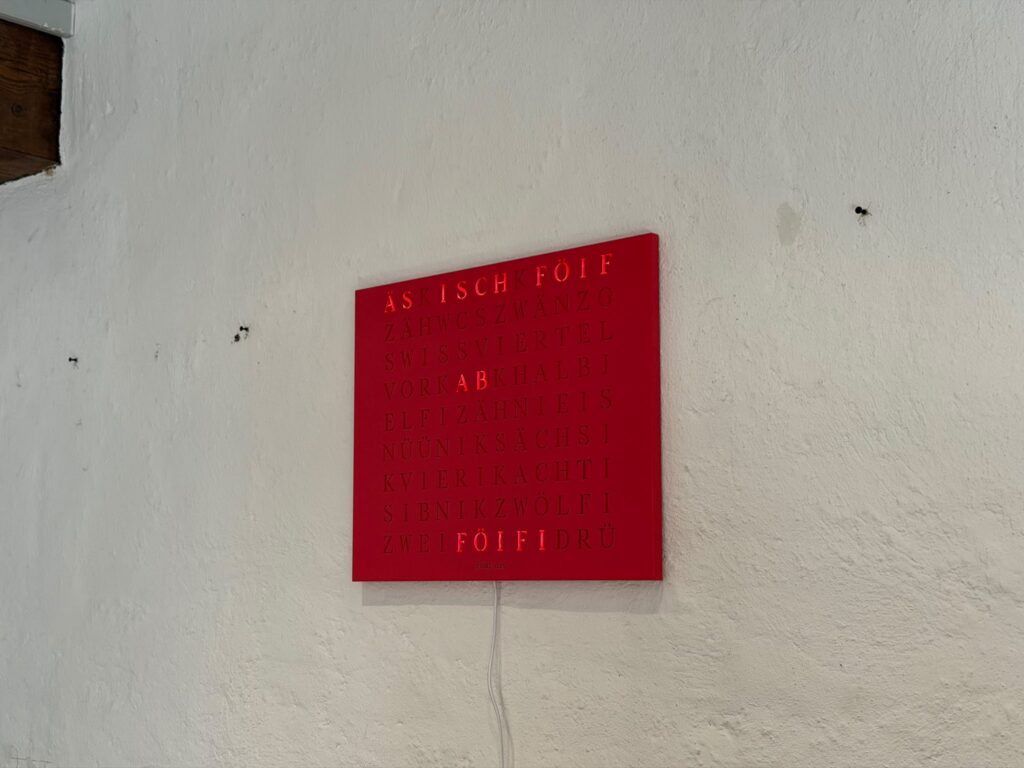 The look of Wordclock Jupiter Edelstahl Rot - Swiss Edition