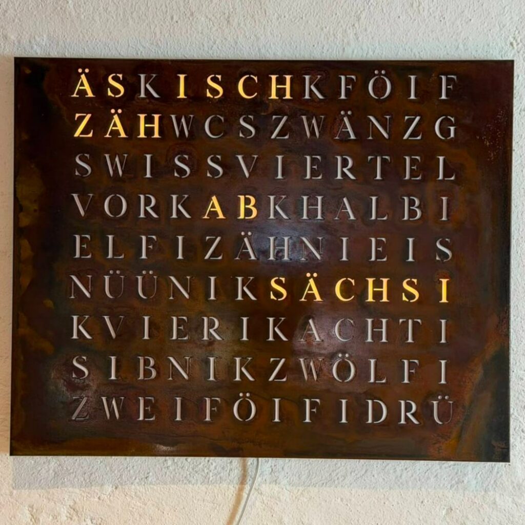 Wordclock Jupiter Eisen Rost Optik - Swiss Edition