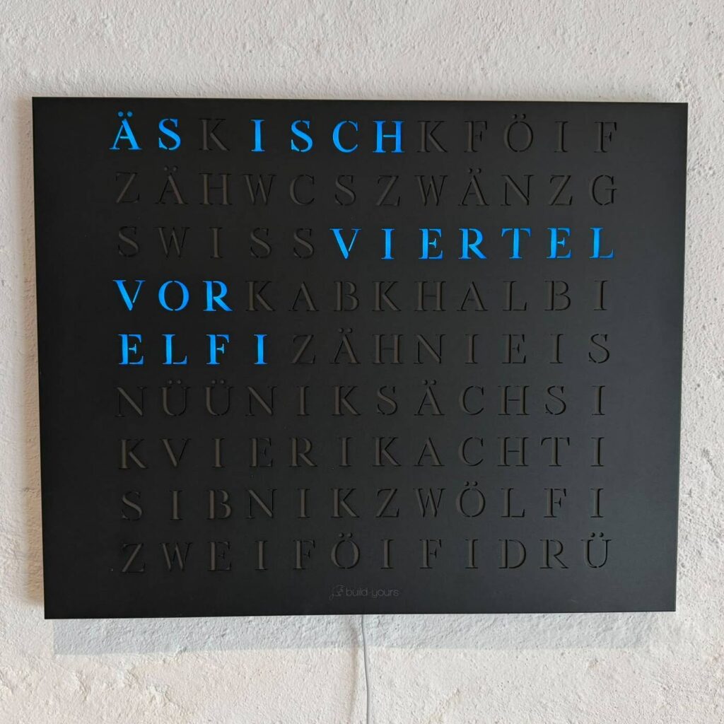 Wordclock Jupiter Stahl matt Schwarz - Swiss Edition