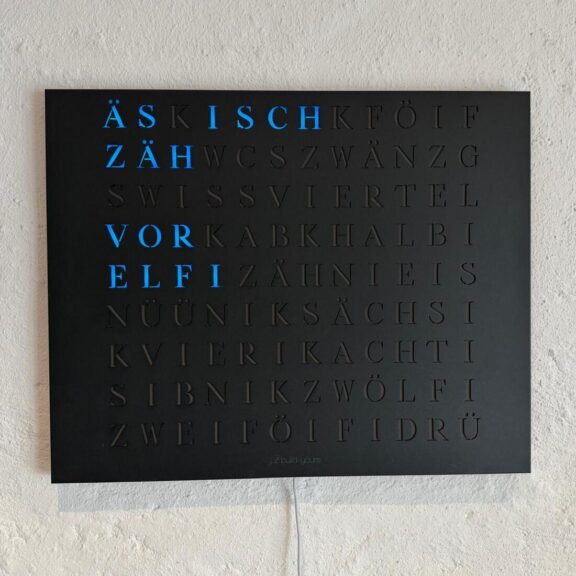 Wordclock Jupiter Stahl matt Schwarz - Swiss Edition