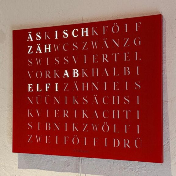 Wordclock Jupiter Edelstahl Rot - Swiss Edition